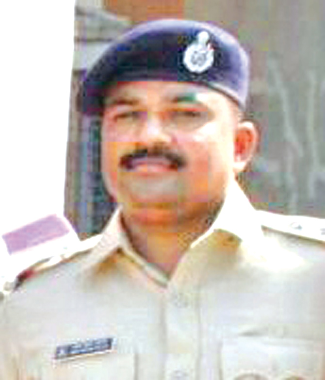 Police officer held for rape and abduction in Thane